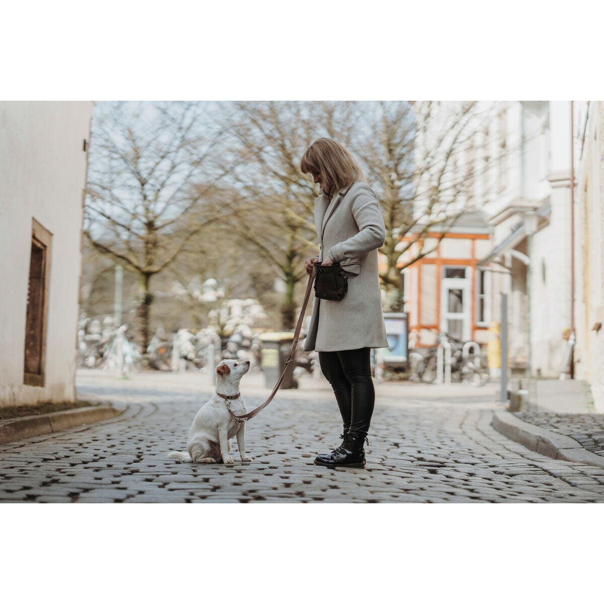 V8H27D81DEEE615122553BBED0AE397D553R6577587P5